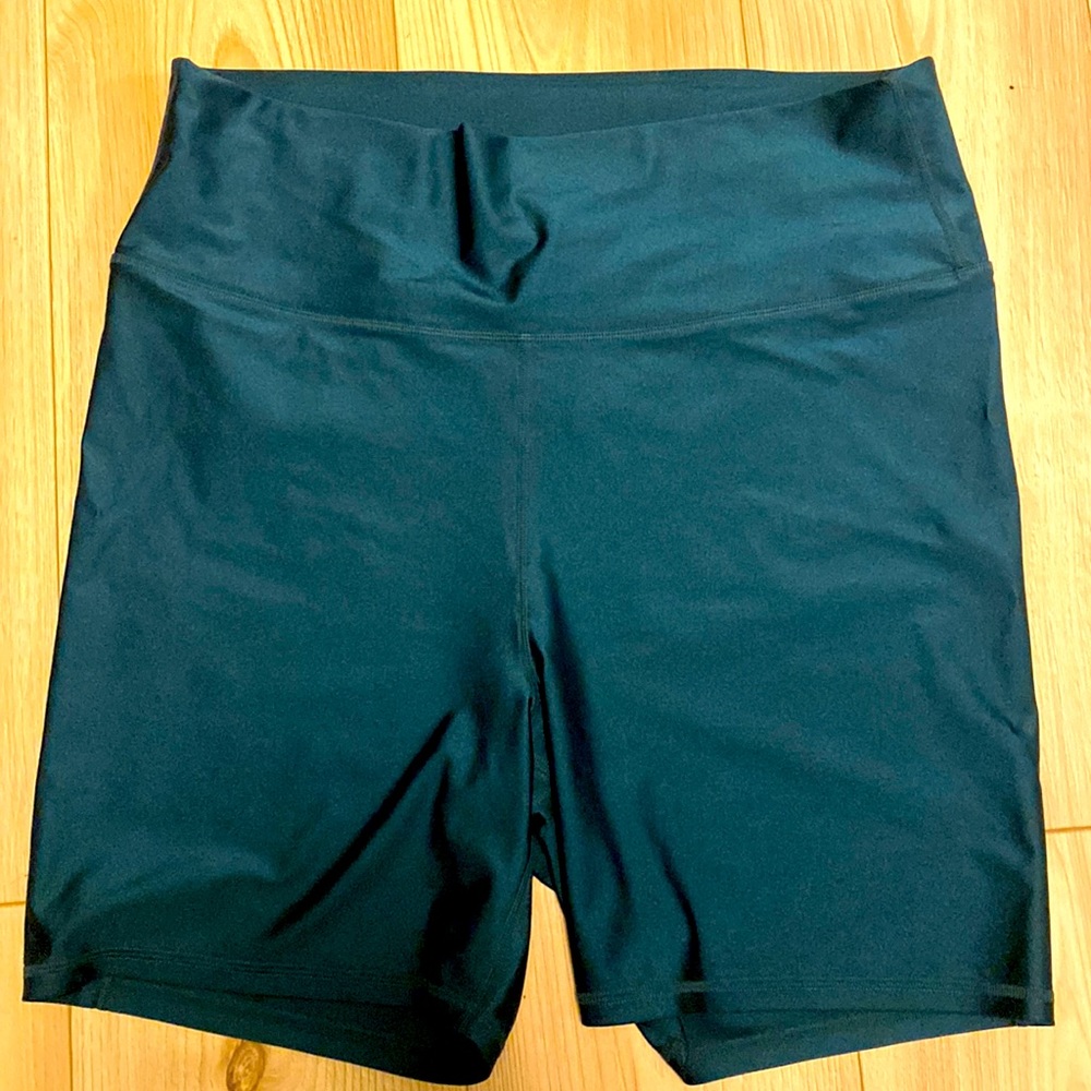 NWOT FABLETICS BIKE SHORT.